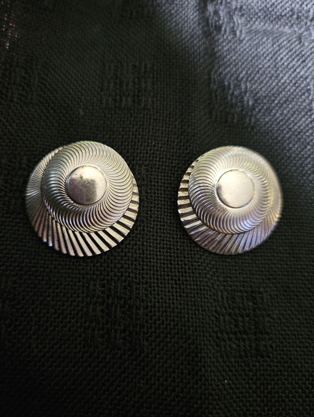 Alice Jewlery Company Silver-tone Swirl Clip-on Earrings.